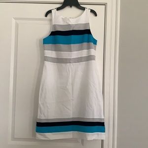 Like new White House black market shift dress